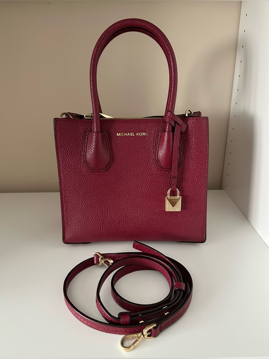 Michael Kors Handbags - Michael Kors Pebbled Leather Medium Mercer